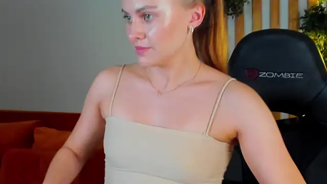 LumeriSoren's Live XXX Chat