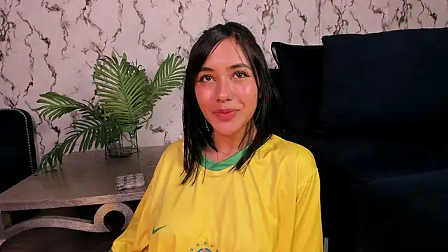 Chat +18 de Fiorelaa_ ao vivo