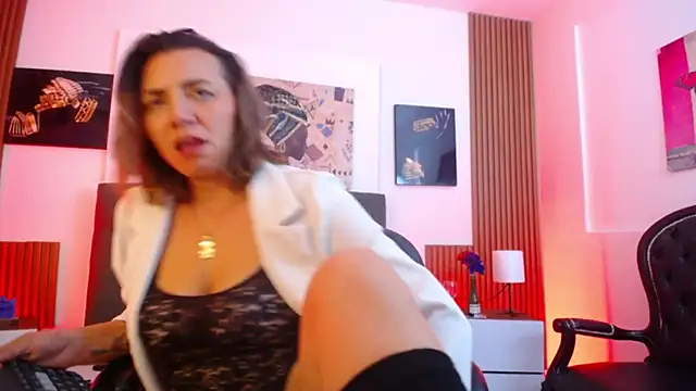 milfsecret69's Live XXX Chat