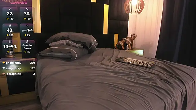 Lucio__Fox 现场XXX聊天