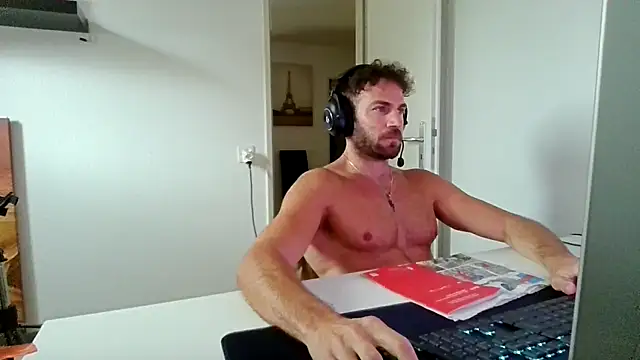 alpha-hunk webcam show