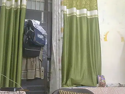 Stubborndesiboy élő XXX-chatje