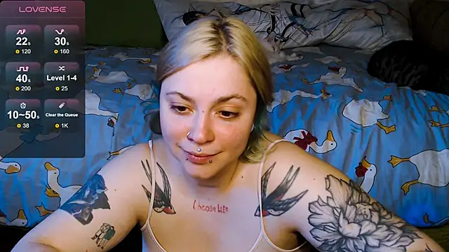 EyesUpHere8 Live XXX-Chat