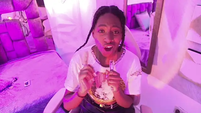 Queen_perla_'s Live XXX Chat
