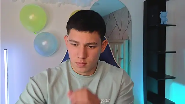 Онлайн чат XXX JamesCr_
