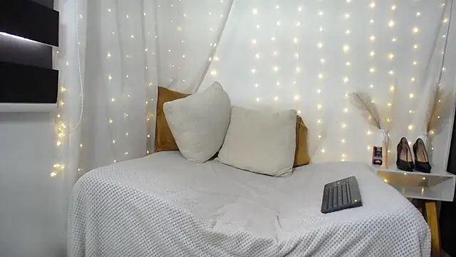 Veronica_Mdls' Live XXX Chat