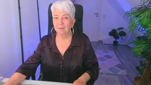 Chat XXX en directo de LovelyHelena