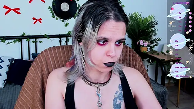 LiraBelle élő XXX-chatje