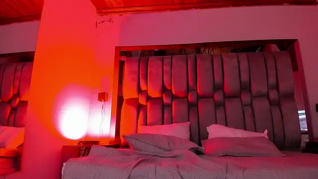 NikkySmiith élő XXX-chatje