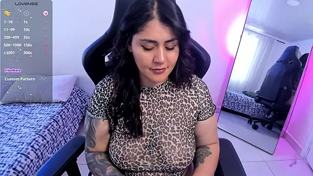 karlie02_'s Live XXX Chat