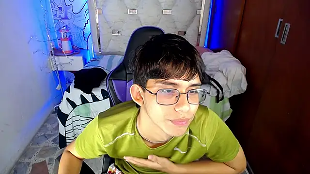 zxvn_n Chat XXX live