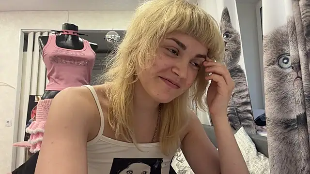 Chat XXX en directo de FreedaDeloach