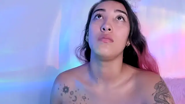 Chat XXX en directo de HeidyRousse