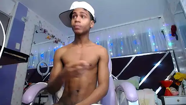 Chatroom XXX en direct de Santy_bigcock_01