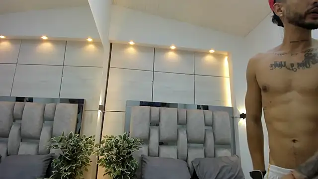 denis_winslow live XXX chat