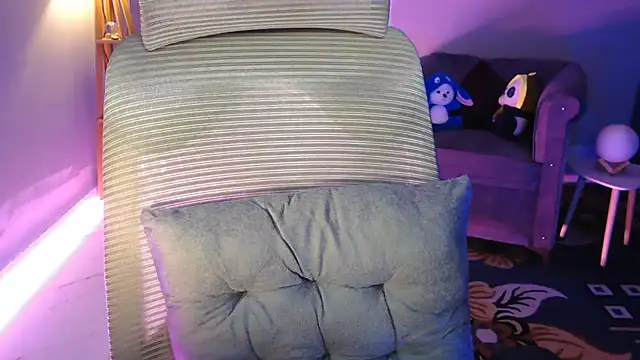 Mitikaa Chat XXX live