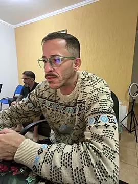 MeladoDiMel Adlı Modelin Canlı XXX Sohbeti