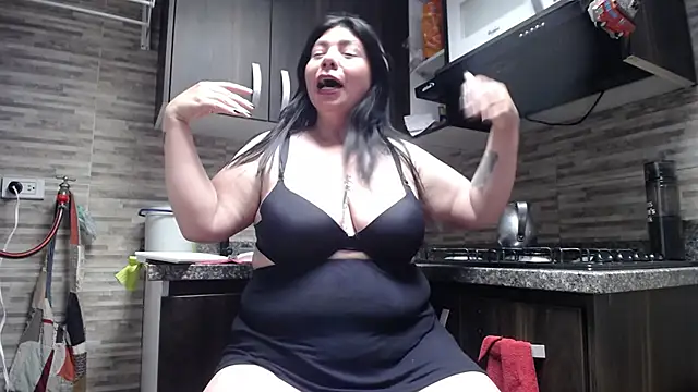 Онлайн чат XXX kinky_momm