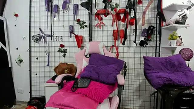 royal_Temptationn Adlı Modelin Canlı XXX Sohbeti