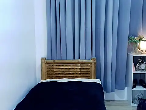 Mimi_Mckinley Adlı Modelin Canlı XXX Sohbeti