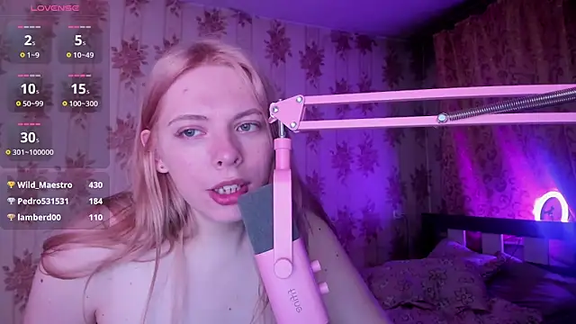 Chat +18 de Cutie_Bambi ao vivo