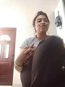 Aisha_09 লাইভ XXX চ্যাট