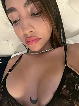Emily_Rous01 élő XXX-chatje