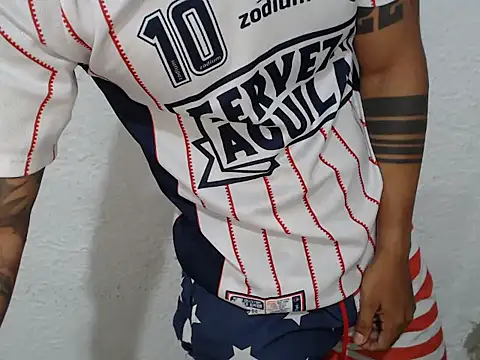 musclebody12 即時 XXX 聊天