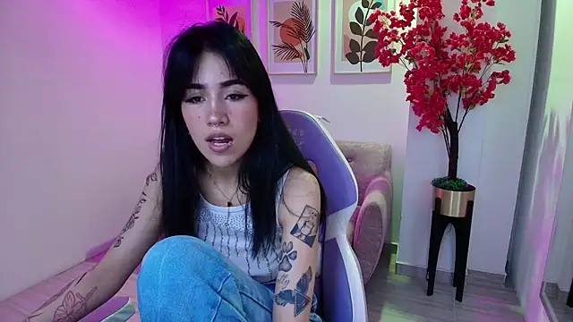 Chat +18 de Rainy_doll ao vivo