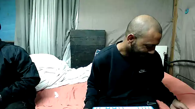 Chatroom XXX en direct de Camodick
