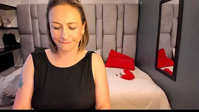 Charlot_milf 라이브 XXX 채팅