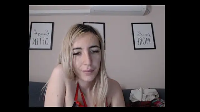 BarbieBlondieGirl's Live XXX Chat