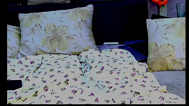 Chat +18 de CuteMika ao vivo