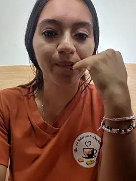 Chat +18 de DulceCaroX ao vivo