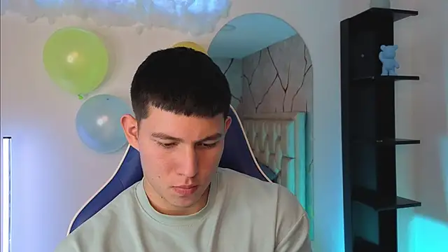 Chat XXX en directo de JamesCr_