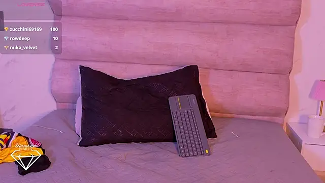Diamondpierce's Live XXX Chat