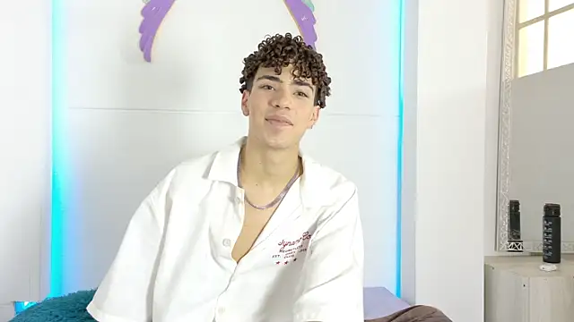 Monyel_Blake Chat XXX in diretta
