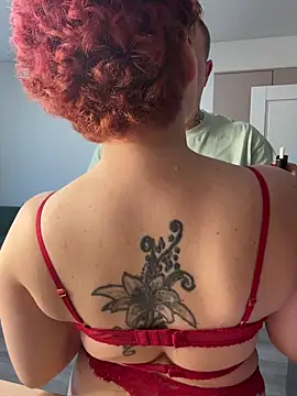 צ'אט XXX בשידור חי של MrMrsRight