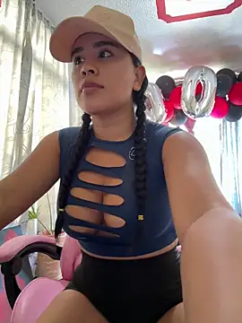 צ'אט XXX בשידור חי של laure_torres