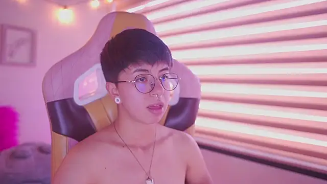 tommy_blue's Live XXX Chat