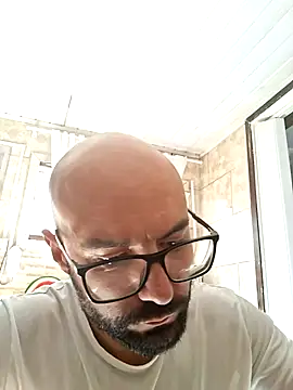 Robsonitj90 XXX чат на живо