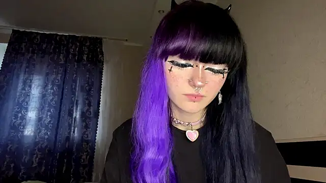 دردشة HolyCute الجنسية المباشرة