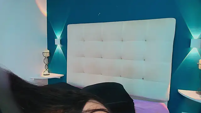 Chatroom XXX en direct de MiaaCarter_