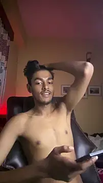 XXX chat uživo modela GunSlay