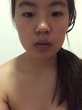 YiYi5520's Live XXX Chat