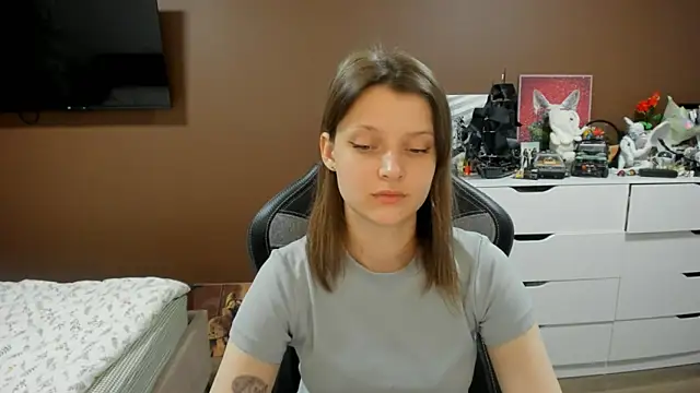 SoniNesti's Live XXX Chat