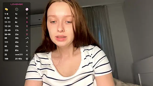 LoryMusetti Chat XXX live
