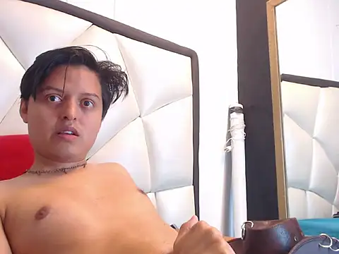 Kevin_Charless Chat XXX in diretta
