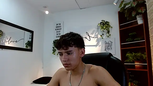 Ryan_grayx – Naživo XXX chat