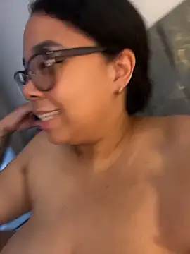 Chat +18 de XMara ao vivo